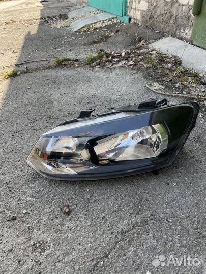 Передняя левая фара Volkswagen Polo 2015-2020