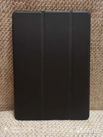 Продам планшет Apple iPad 8го поколения на 32 гб