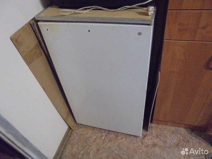 Холодильник Смоленск и газовая плита Hansa