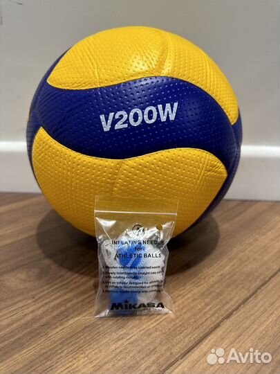 Волейбольный мяч mikasa v200w