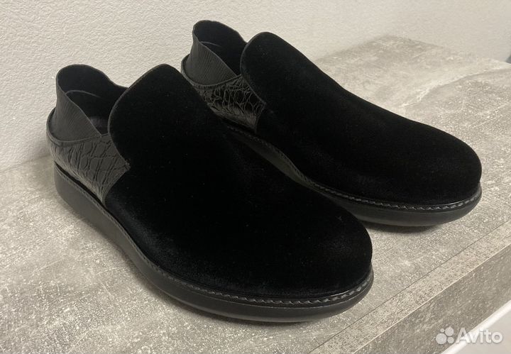 Текстильные слипоны с кожаной отделкой