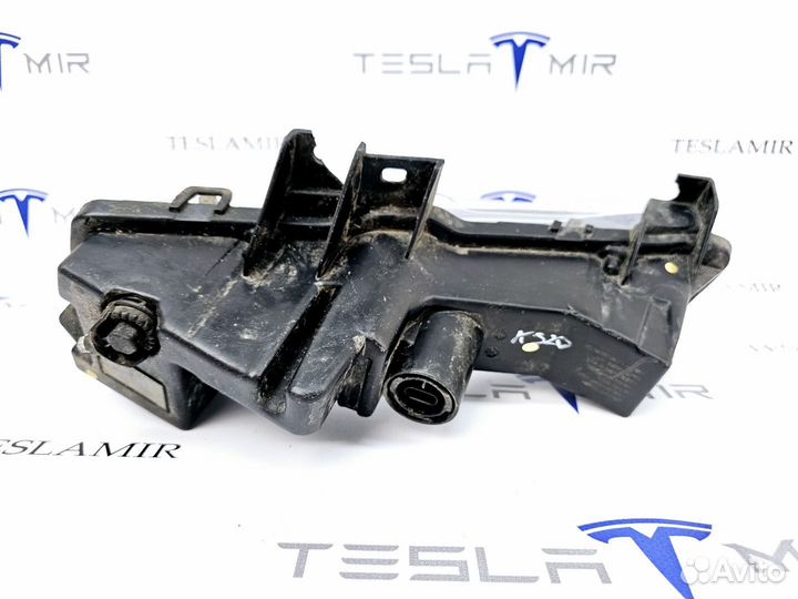 Фара противотуманная (птф) правая Tesla Model 3