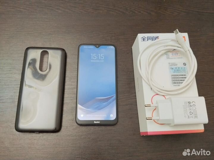Xiaomi Redmi 8, 4/64 ГБ