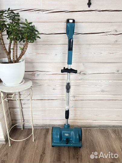 Снегоуборочная аккумуляторная лопата