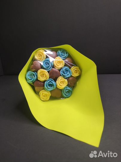 Шоколадные Розы и Сердца - 19 шт в Букете