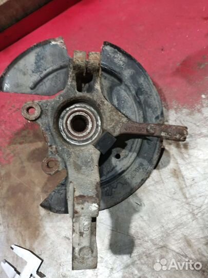 Renault logan поворотный кулак левый