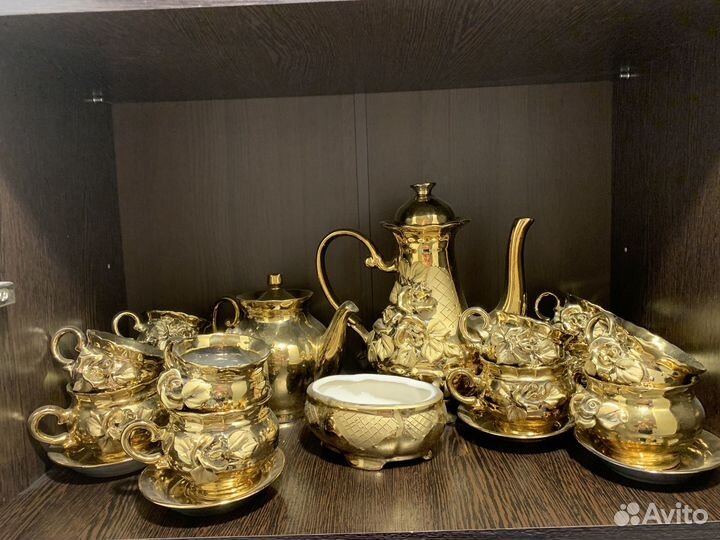 Сервиз чайно-кофейный золото
