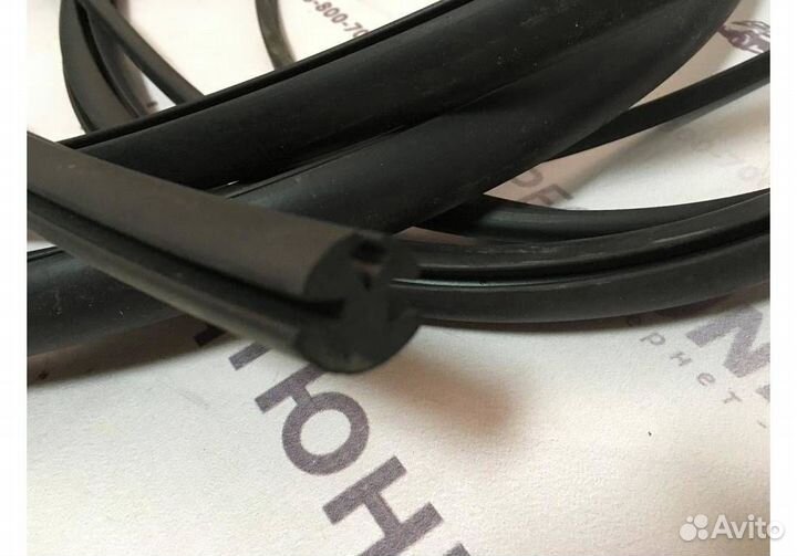 Уплотнитель лобового стекла 452 с замком