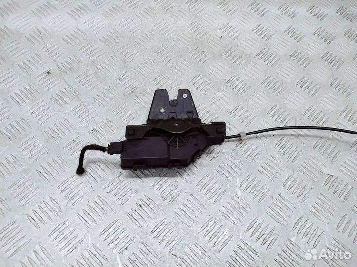 Замок багажника BMW 3 E90/E91/E92/E93 2006 8196401