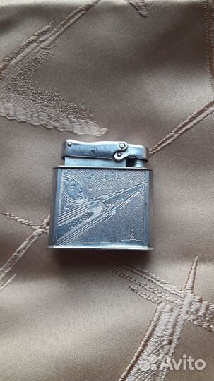 Зажигалка СССР бензиновая огонёк Восток 1961