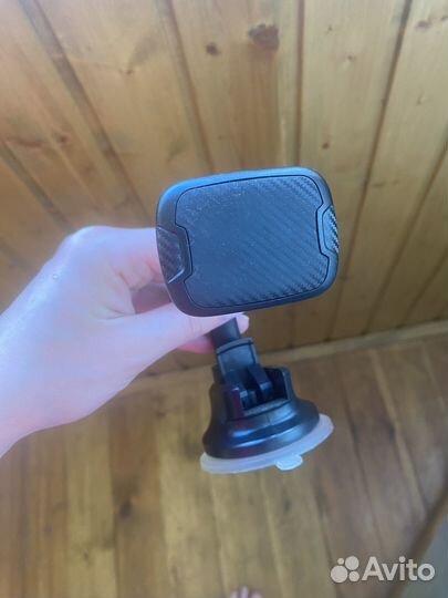 Держатель для телефона на присоске в авто