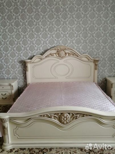 Спальный гарнитур