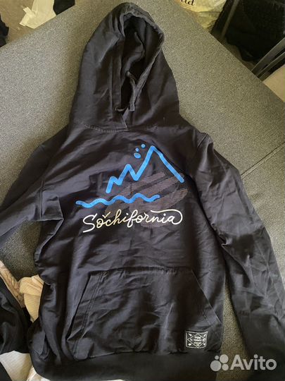 Толстовка с капюшоном