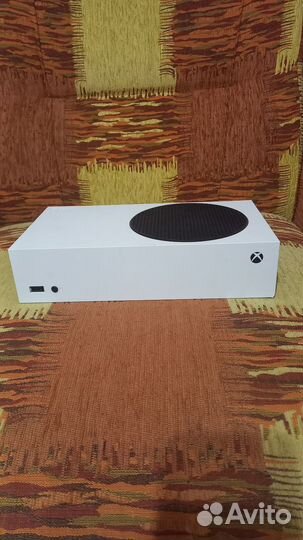 Продаю xbox серия S игровая приставка