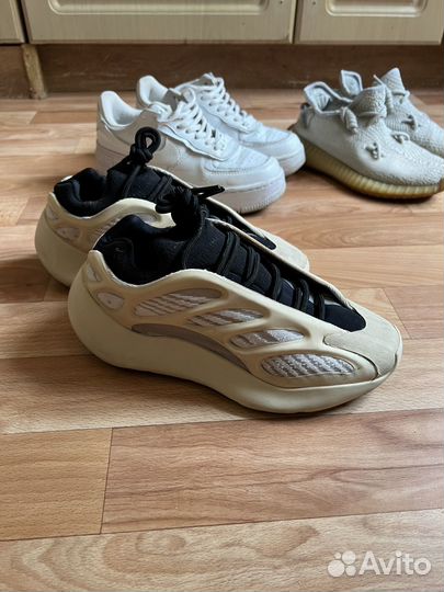 Adidas yeezy boost 700 v3