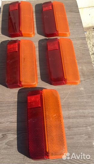 Стекло рассеиватель заднего левого фонаря Ваз 2103