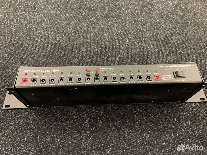 Блок питания для гитарного оборудования MXR