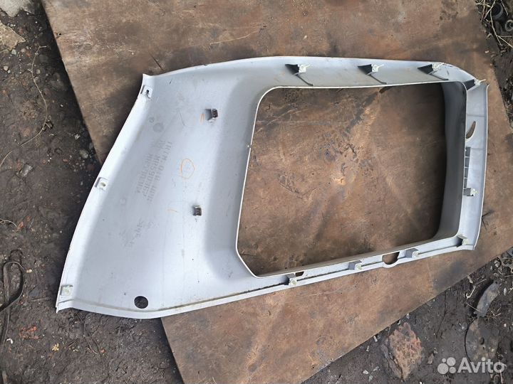 Обшивка багажника верхняя правая Montero Sport 1