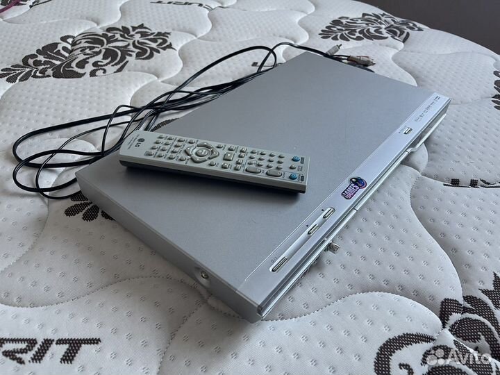 DVD плеер lg dgk588xb