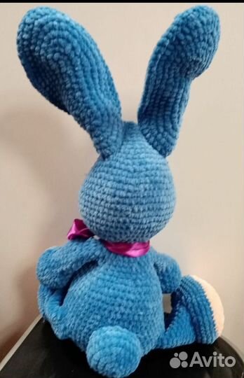 Заяц из плюшевой пряжи