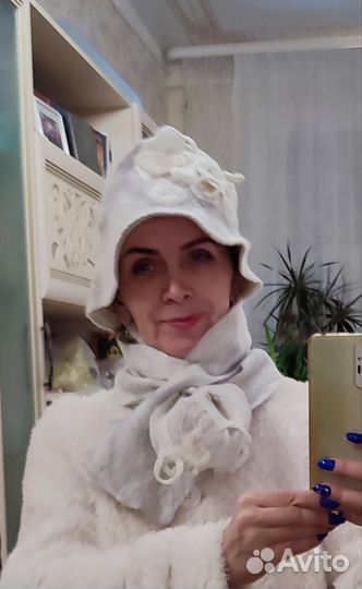 Комплект:шляпа из войлока и шарф