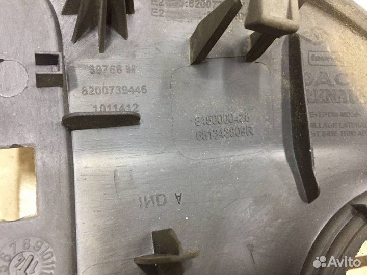 Накладка панели приборов правая