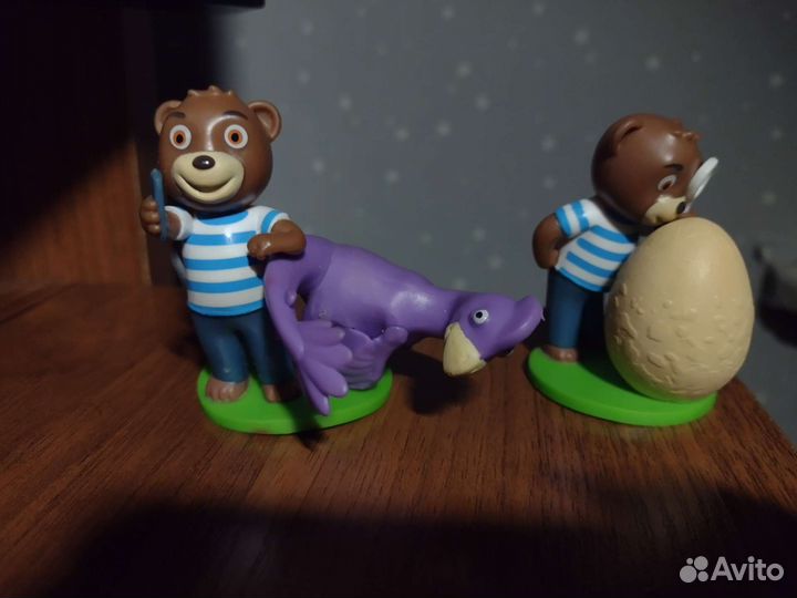 Фигурки медвежонка Барни