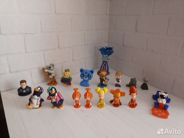 Игрушки из киндера разные