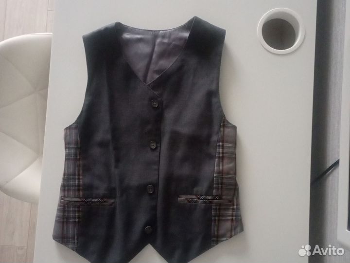 Жилет школьный серый 134