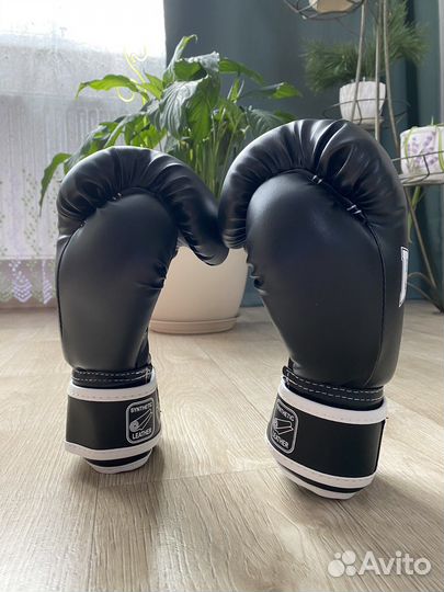 Перчатки боксёрские Reyvel 8 унц