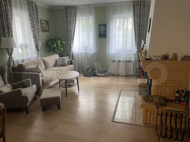 Коттедж 221 м² на участке 20 сот.