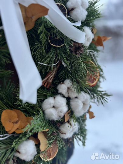 Новогодние украшения венок из живой сосны