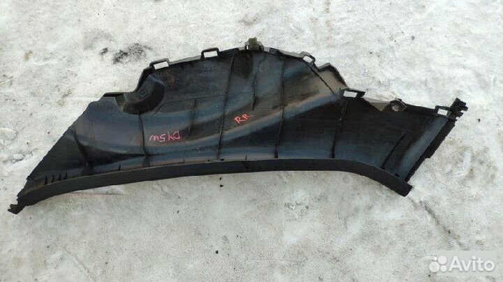 Пластик салона задний правый Mazda Demio DY3W