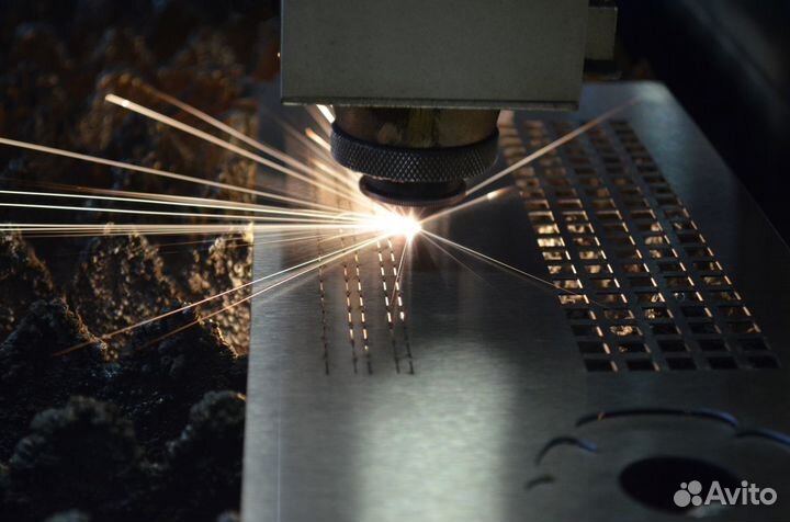 Лазерная резка и гравировка на металле