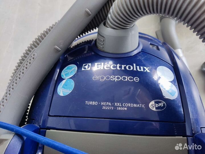 Пылесос Electrolux 1800W рабочий