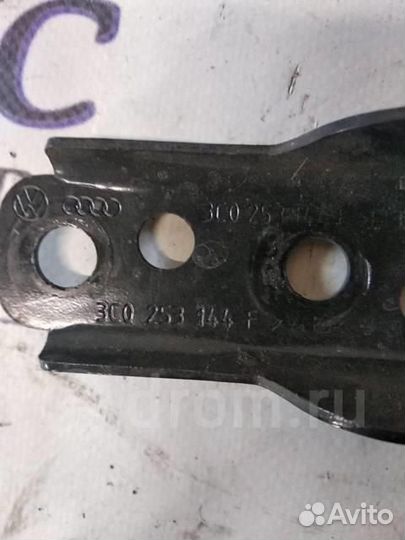 Кронштейн глушителя VW Passat (B6) 2005-2010