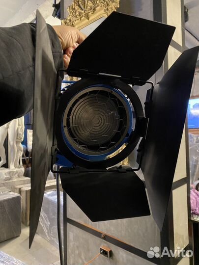 Осветительный прибор arri 650 PLus