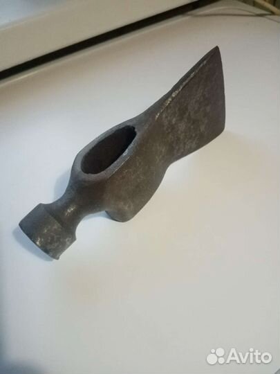 Топор старинный