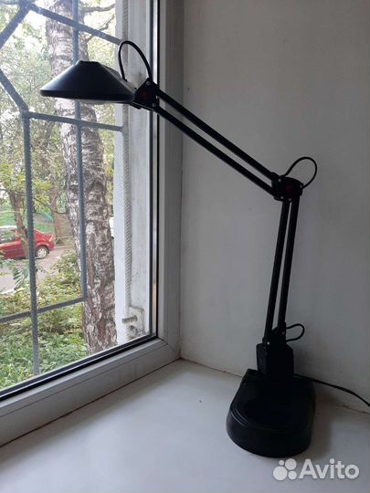 В доставке Лампа настольная