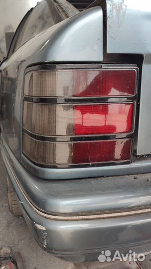 Задние фонари Ford Scorpio