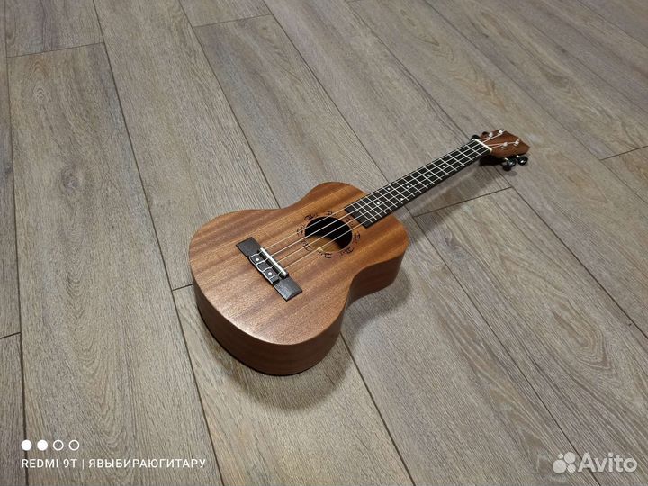 Укулеле тенор Fabio (новая)