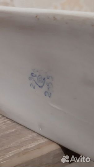 Фарфоровая статуэтка Олениха с оленёнком. Полоння