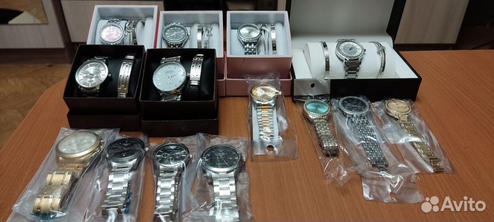 Часы женские и мужские новые