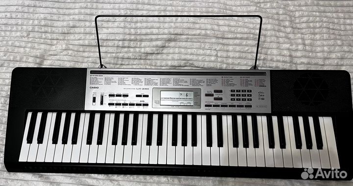 Синтезатор Casio LK-240