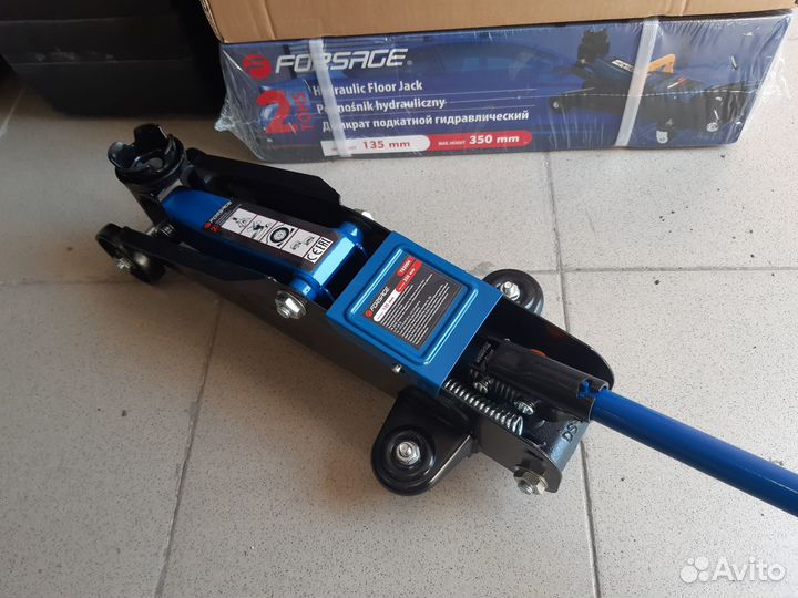 Подкатной гидравлический домкрат 2т