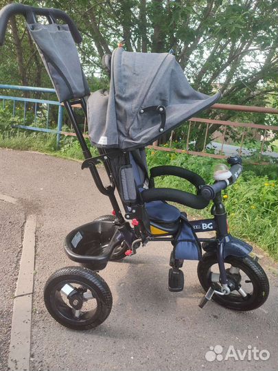 Трехколесный велосипед с родительской ручкой