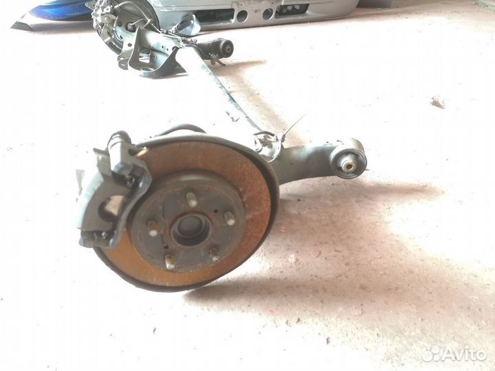 Балка подвески задняя toyota auris 2008 год