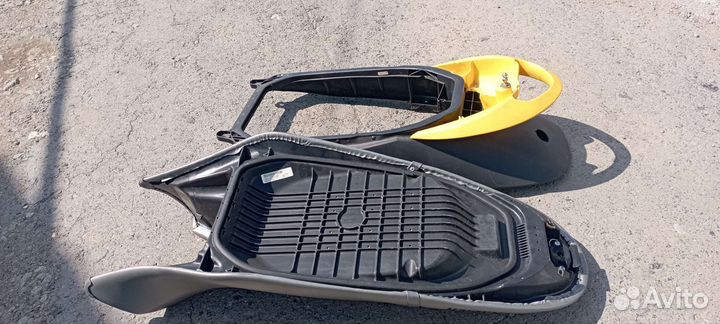 Сиденье с основанием для гидроцикла BRP RXP 215