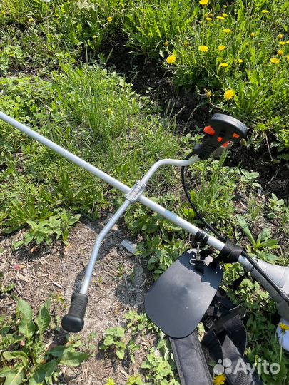 Триммер бензиновый 3.8 л.с. 2 года гарантии