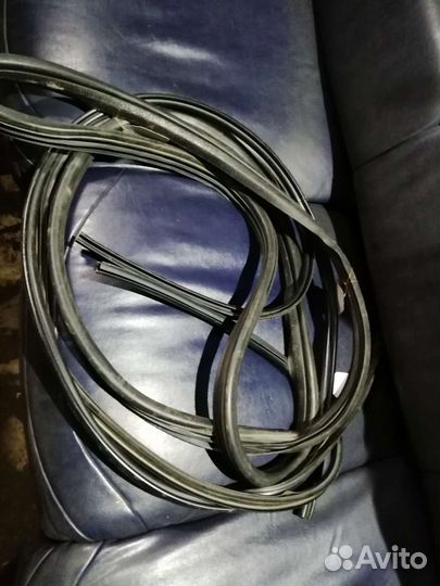 Уплотнитель двери крыши Peugeot 206